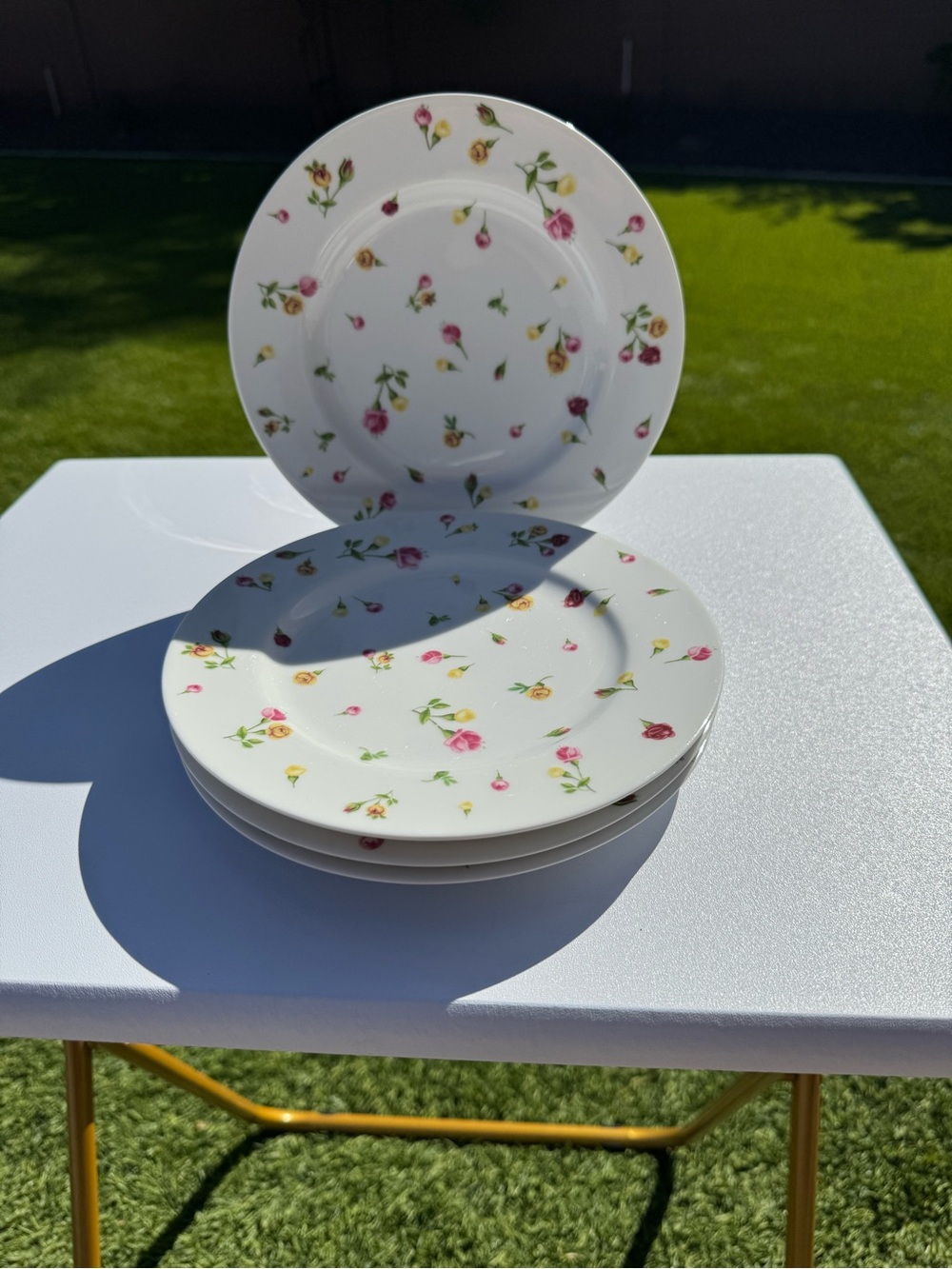 Royal Albert Country Rose Buds Set of 4 Plates – Floral Porcelain – EUC